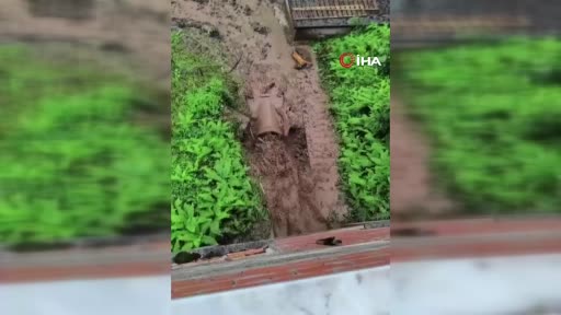 Rize'de şiddetli yağışlar heyelan ve su taşkınlarına neden oldu